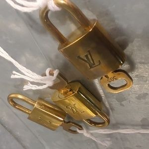 Louis Vuitton • Lock & Key Set (1 Set Per Number)